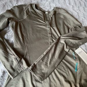 Women’s Lululemon Henley-Size 8